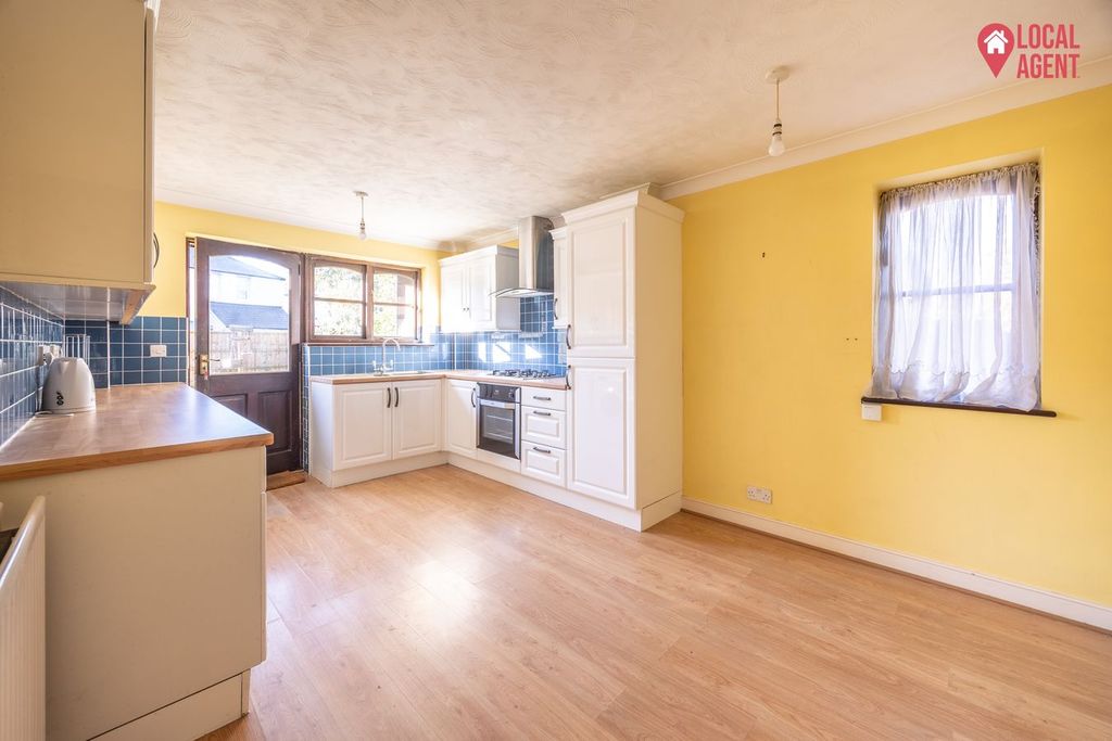 Property photo 2 of 18