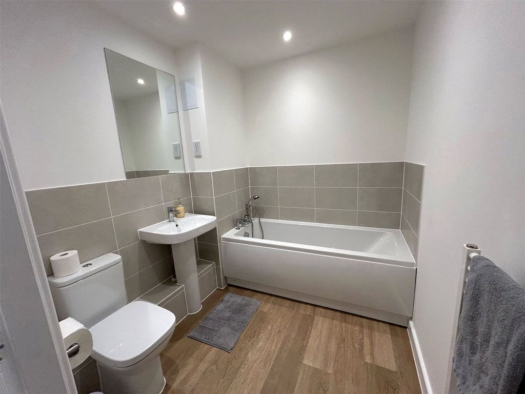 Property photo 3 of 7 Picture No. 05