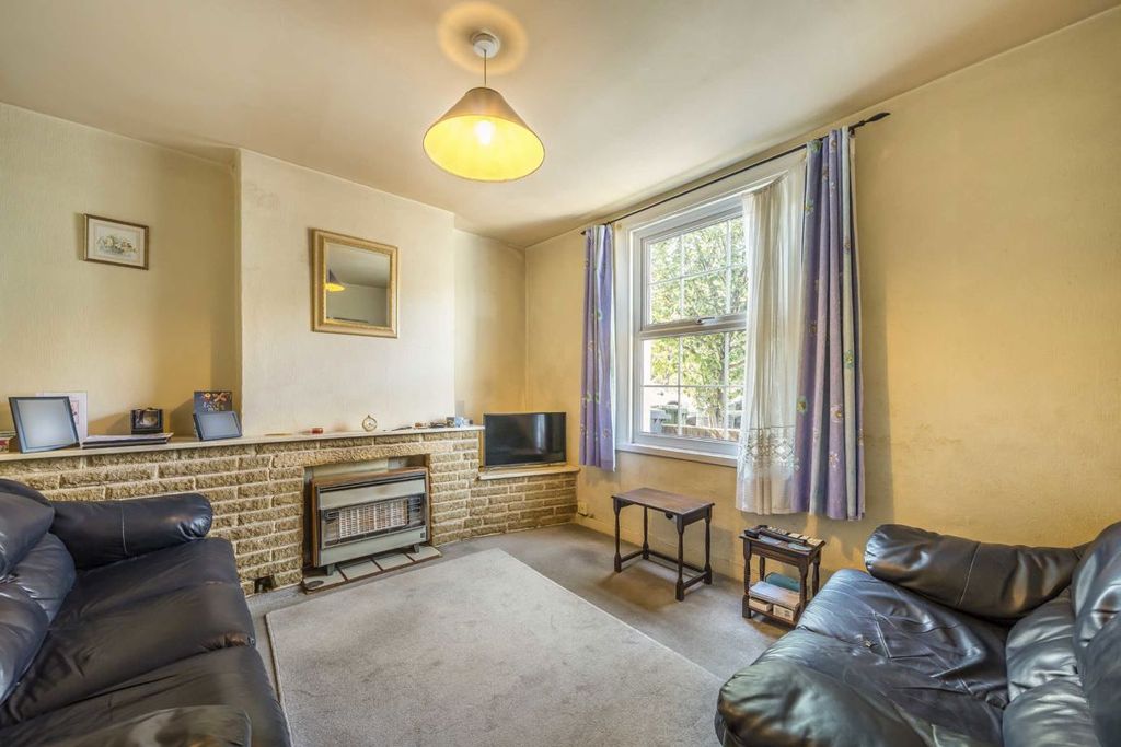 Property photo 2 of 6