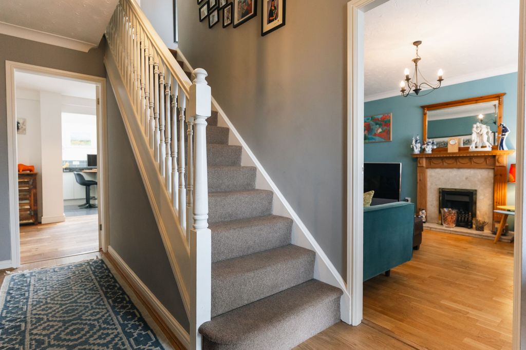 Property photo 2 of 24