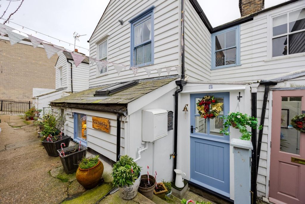 Property photo 1 of 28 Front