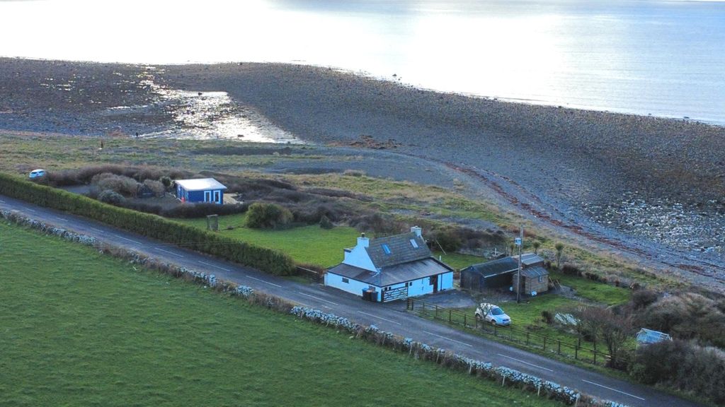 Property photo 1 of 13