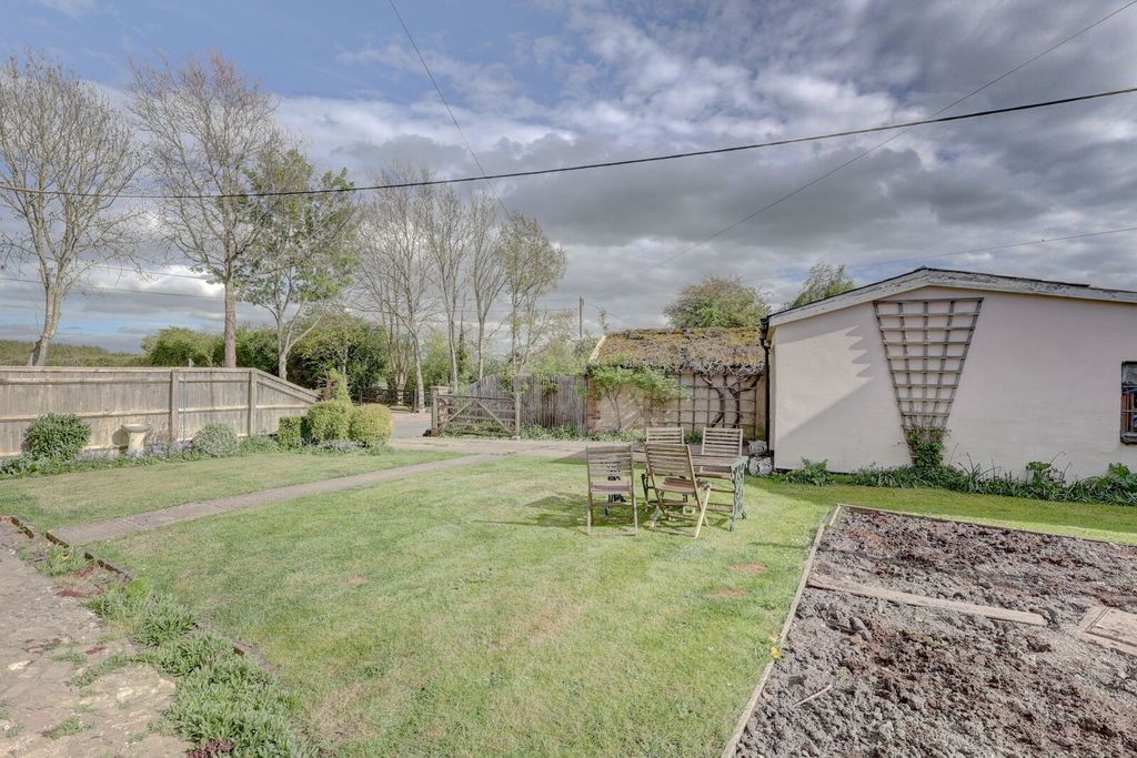 Property photo 2 of 20 Picture No. 25