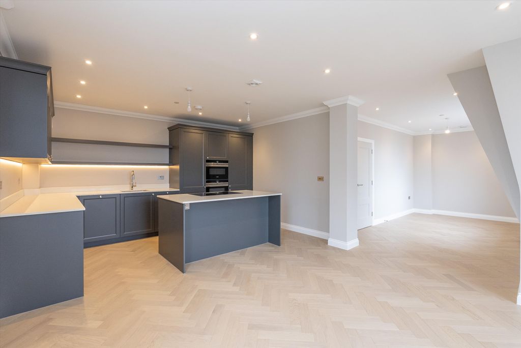 Property photo 2 of 15 Image