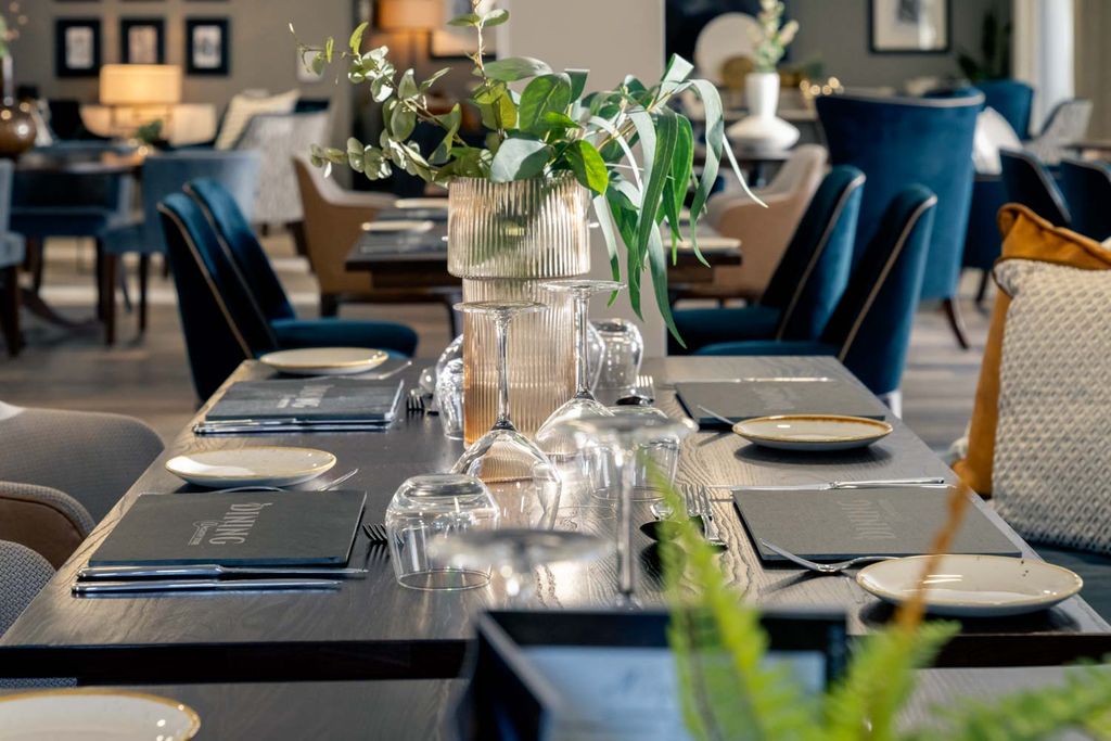 Property photo 1 of 9 Bistro