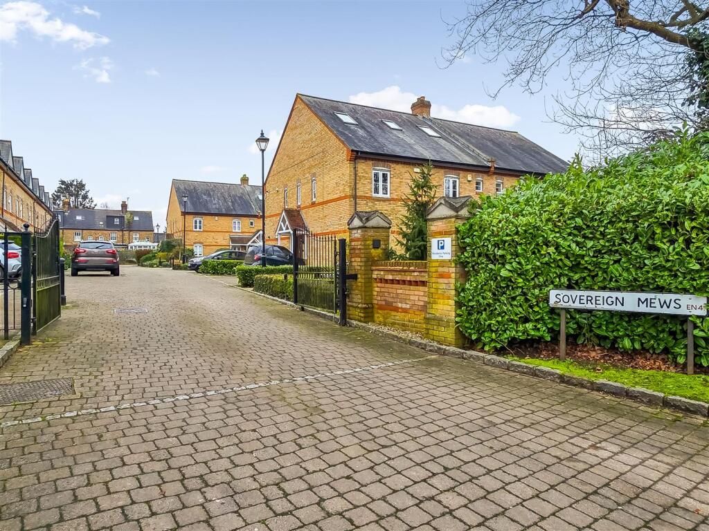 Property photo 2 of 10