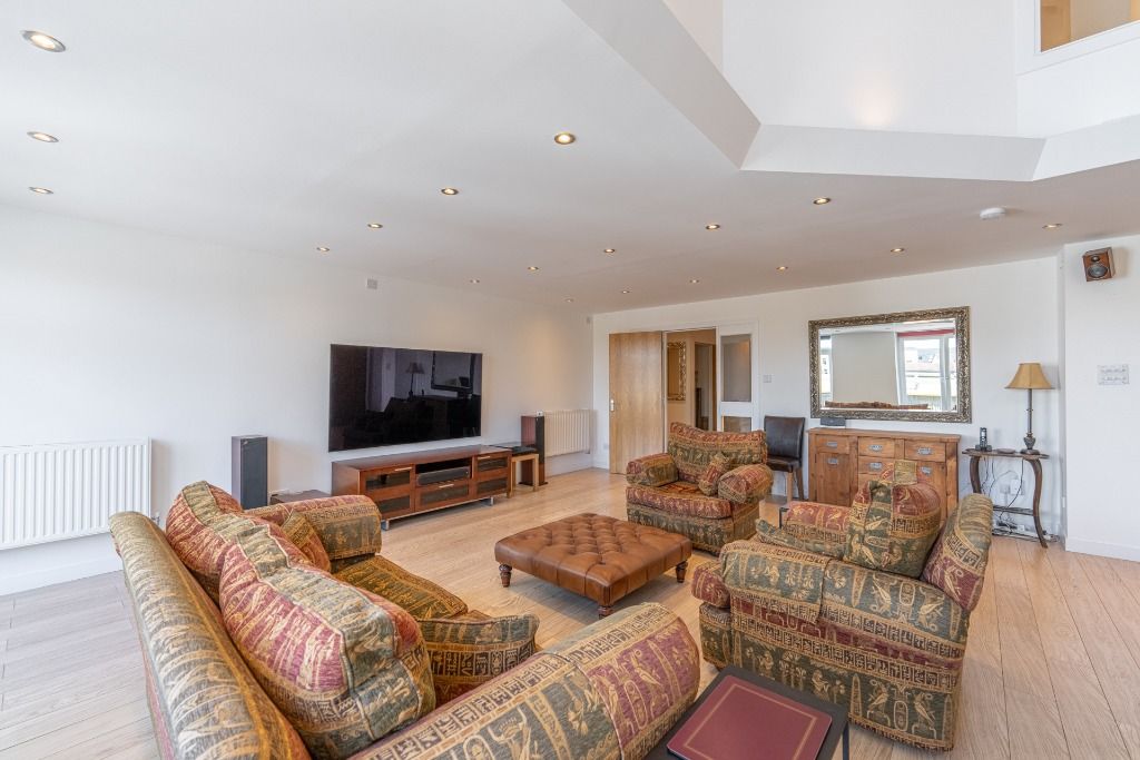 Property photo 3 of 41