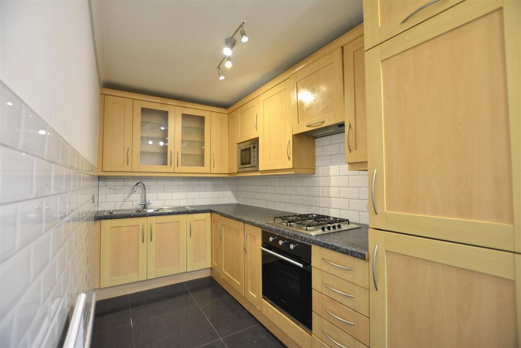 Property photo 2 of 8 Kitchen.Jpg