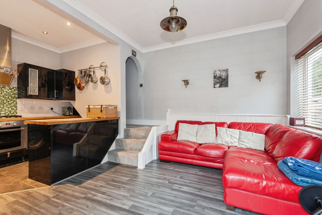 Property photo 3 of 17