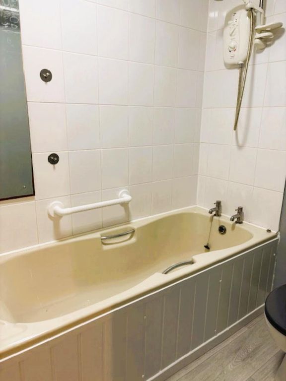 Property photo 3 of 8 Bathroom