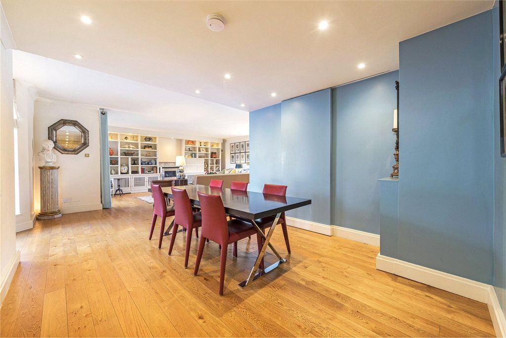Property photo 2 of 18 Dining Room