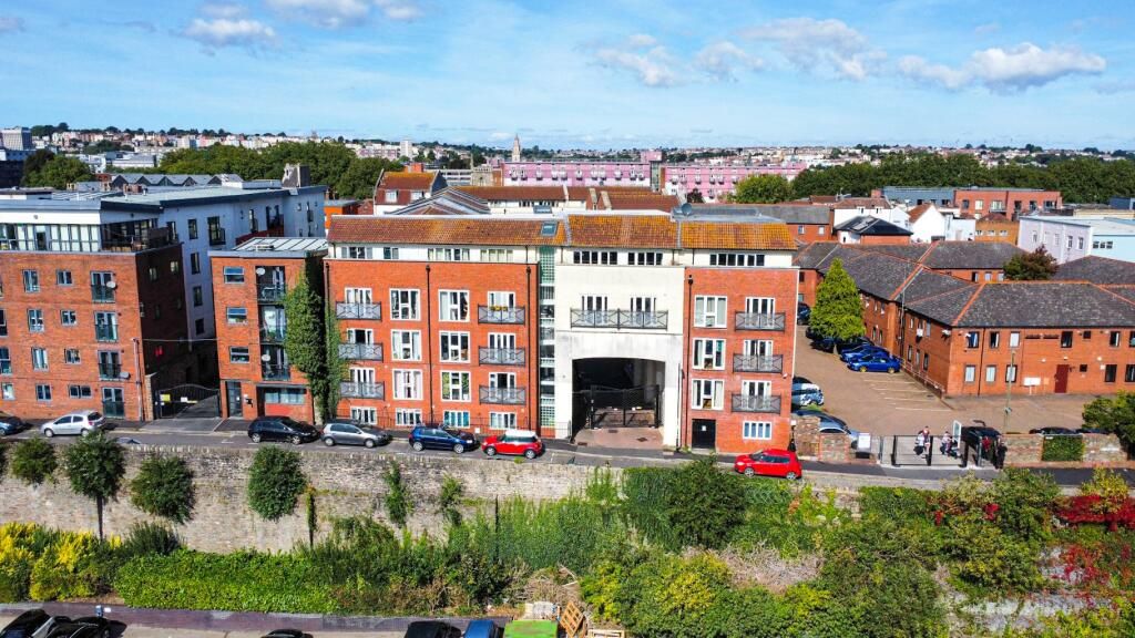 Property photo 1 of 17 Front