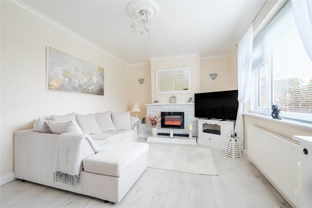 Property photo 2 of 18 Picture No. 13