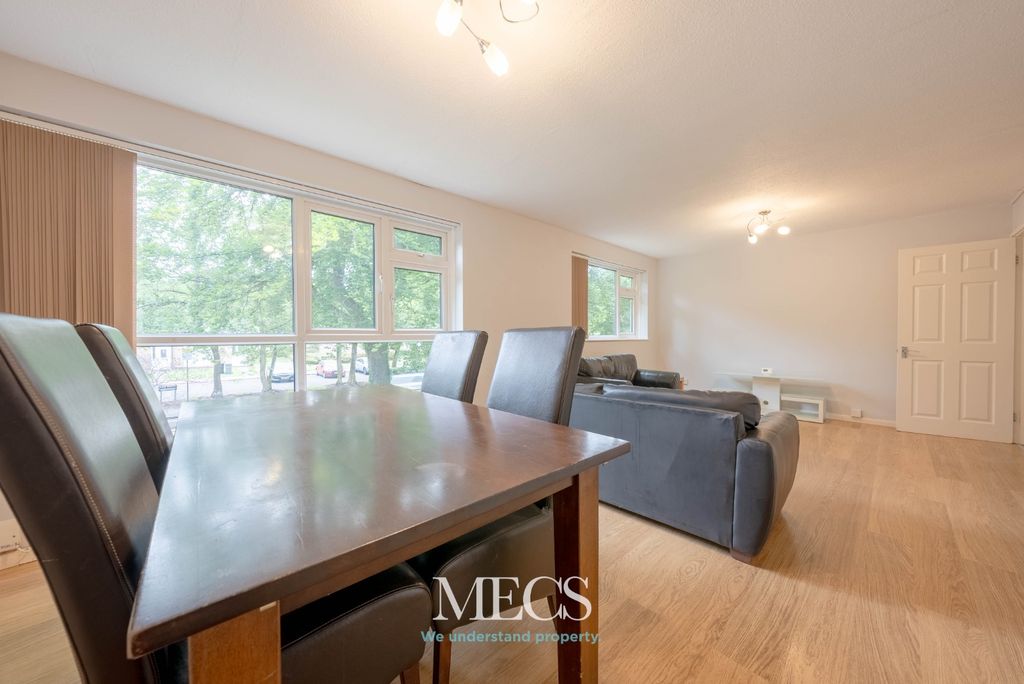 Property photo 2 of 10 4978963