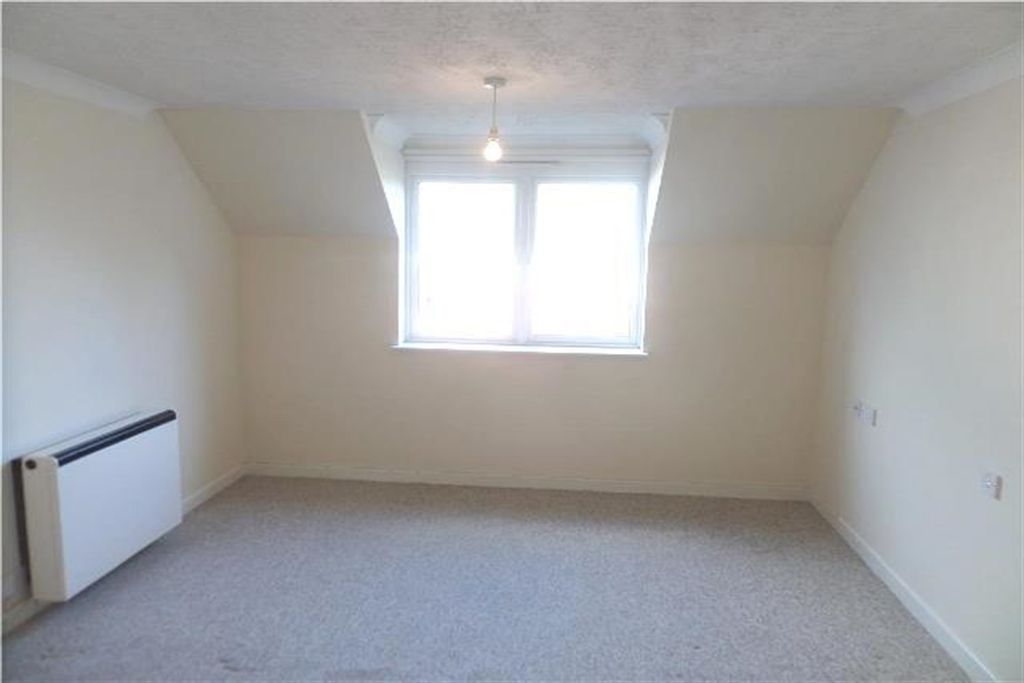 Property photo 3 of 12