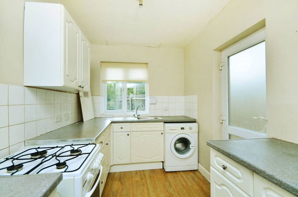 Property photo 2 of 8