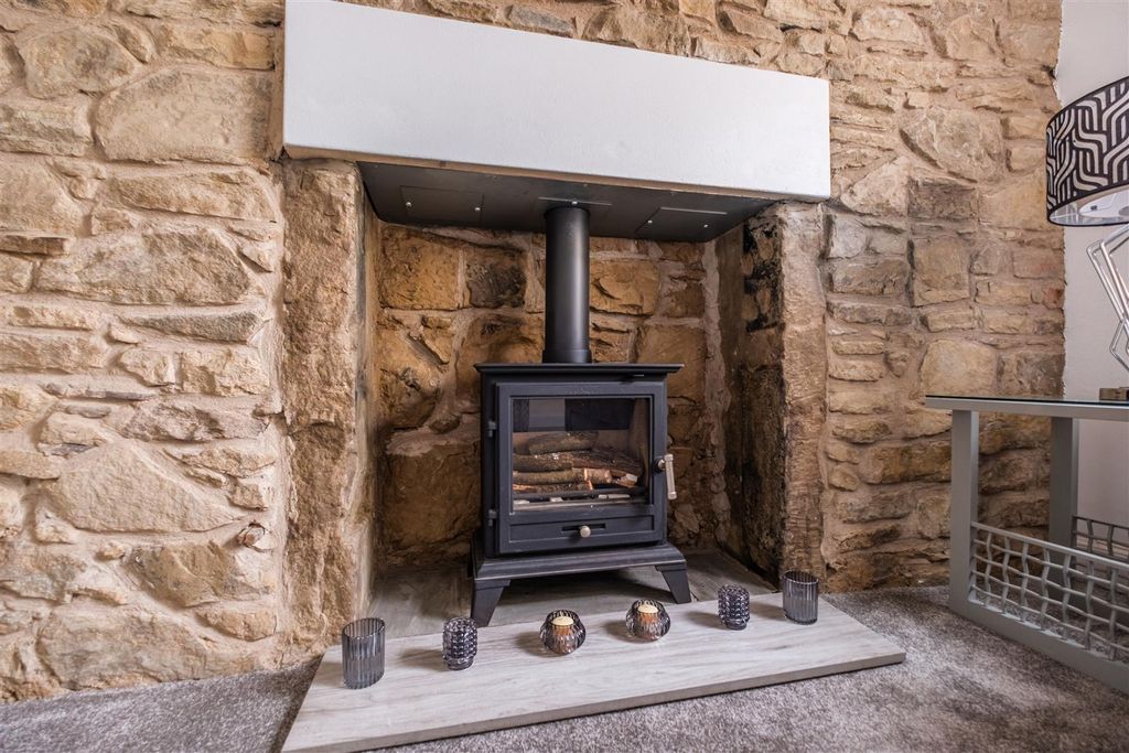 Property photo 3 of 20 Beechwood Crescent-16.Jpg