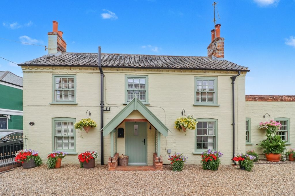 Property photo 3 of 35 4415936