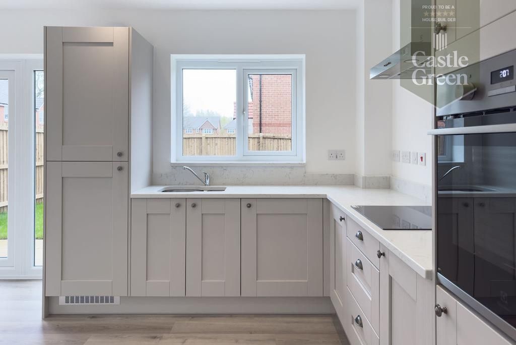 Property photo 3 of 15 Henley Images