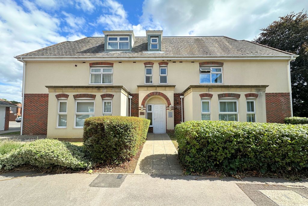 Property photo 1 of 13 Front