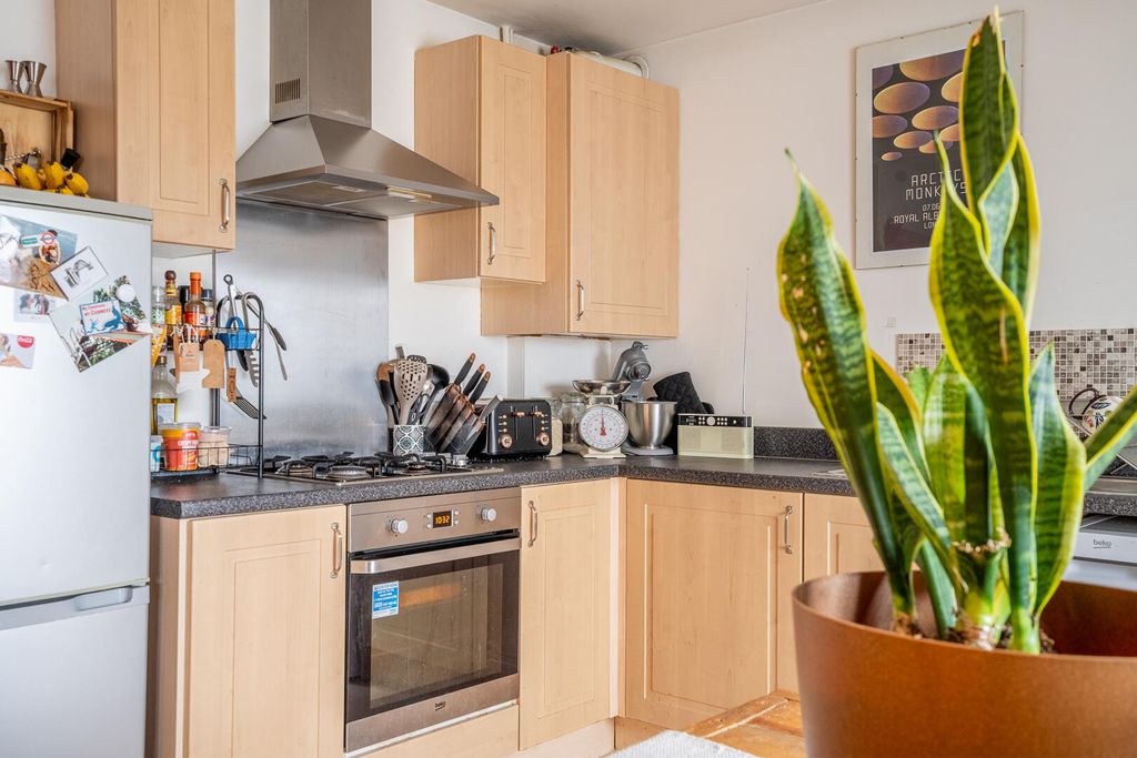 Property photo 3 of 15 Kitchen