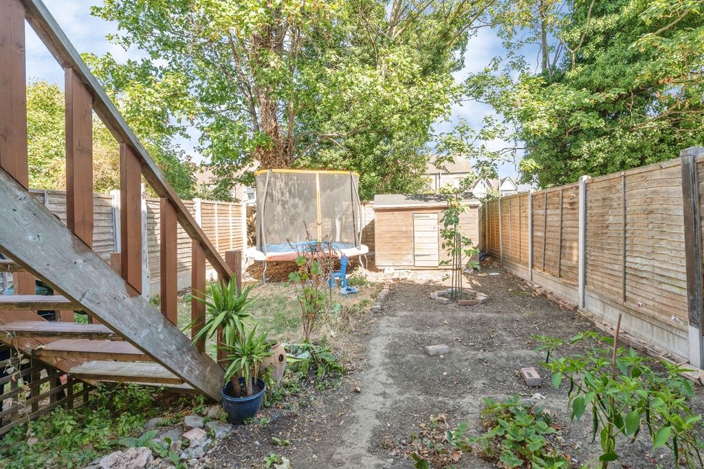 Property photo 3 of 11 Section Of Garden