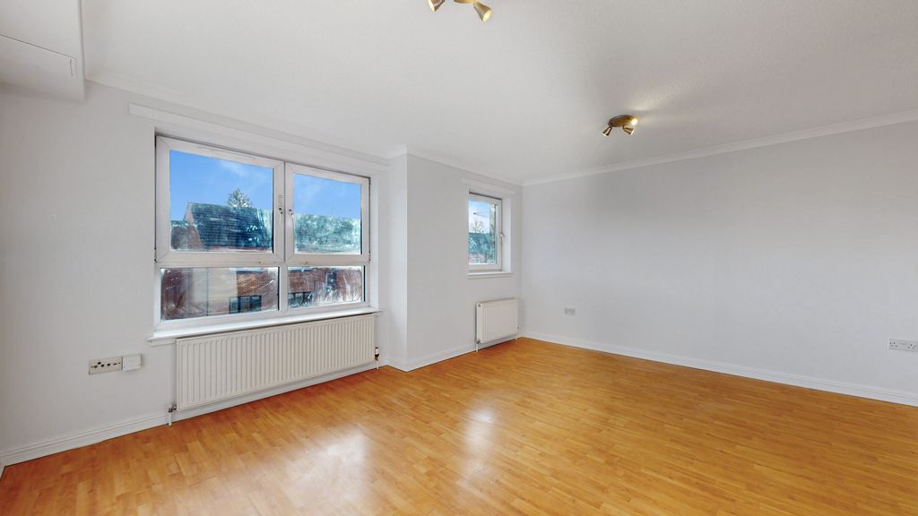 Property photo 3 of 20 11-Print-31 Napiershall Street Flat 2.2_15