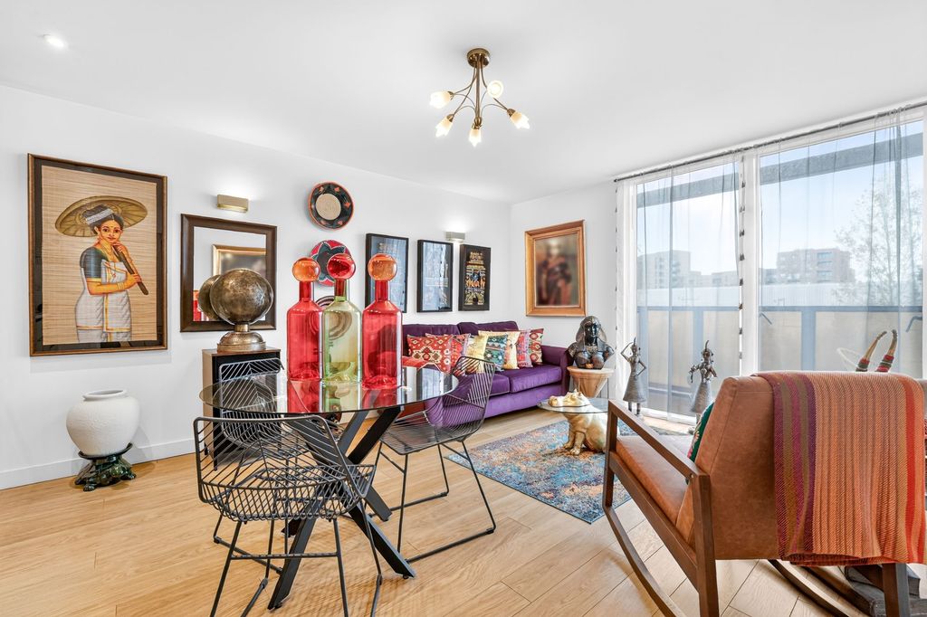 Property photo 2 of 19