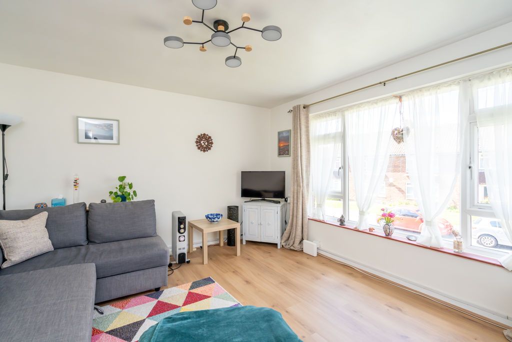 Property photo 3 of 12 Photo 6