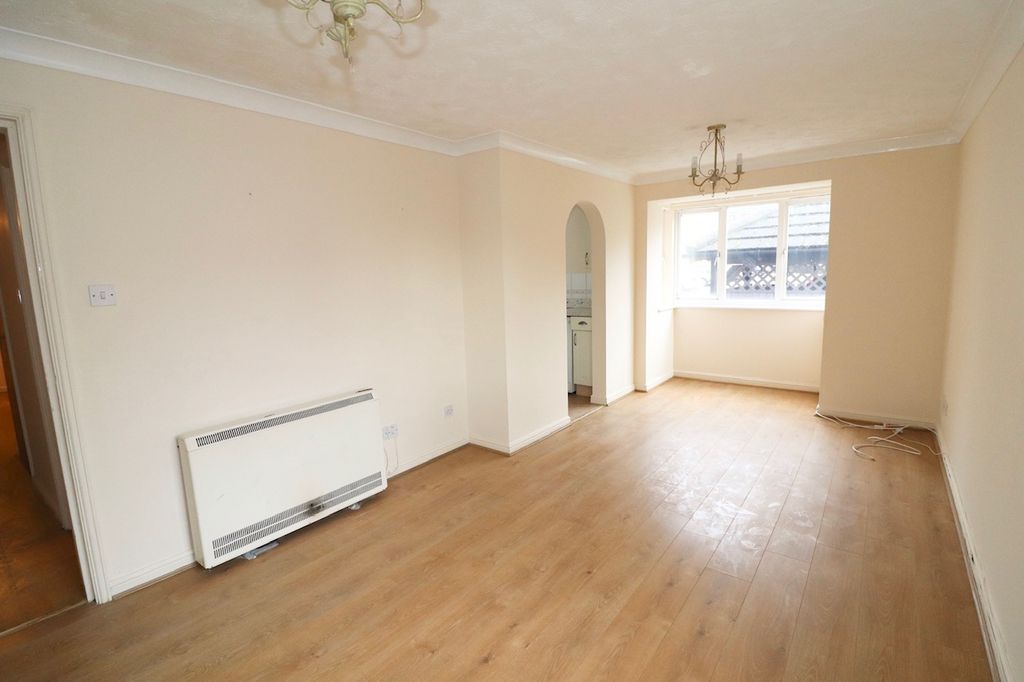 Property photo 3 of 8