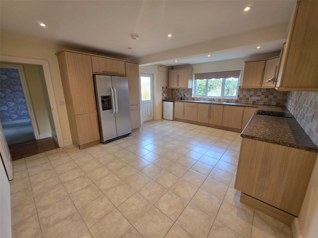Property photo 3 of 20 Picture No. 32