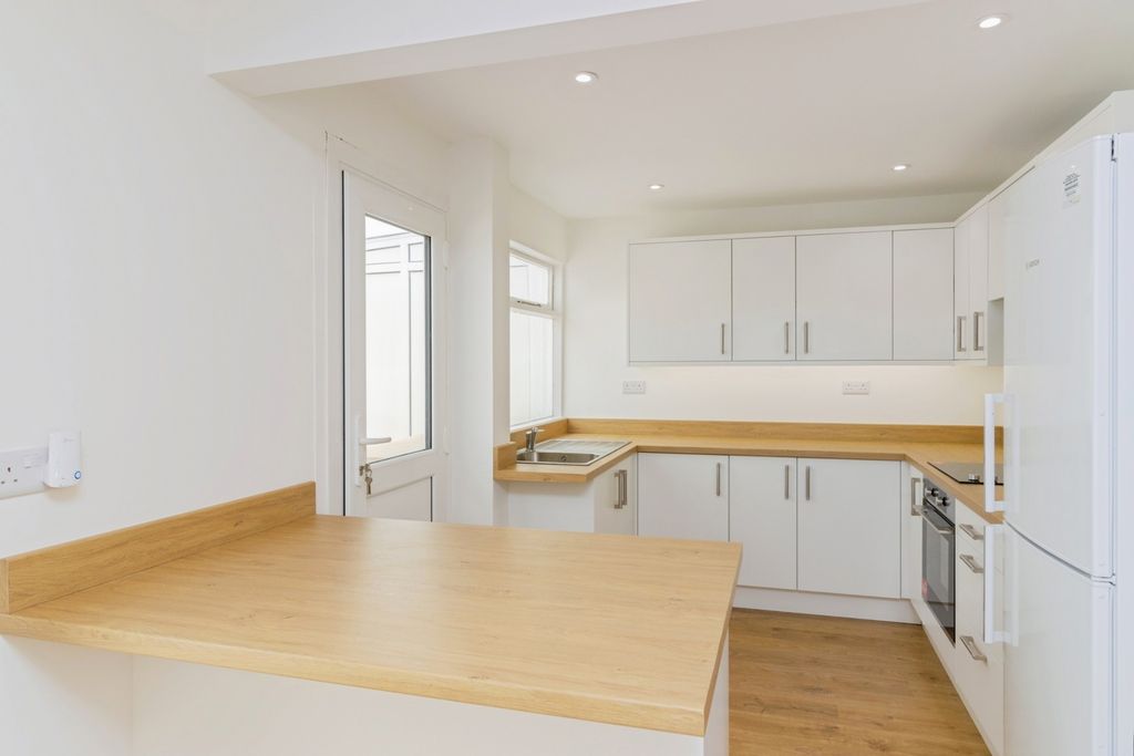 Property photo 2 of 16 Photo