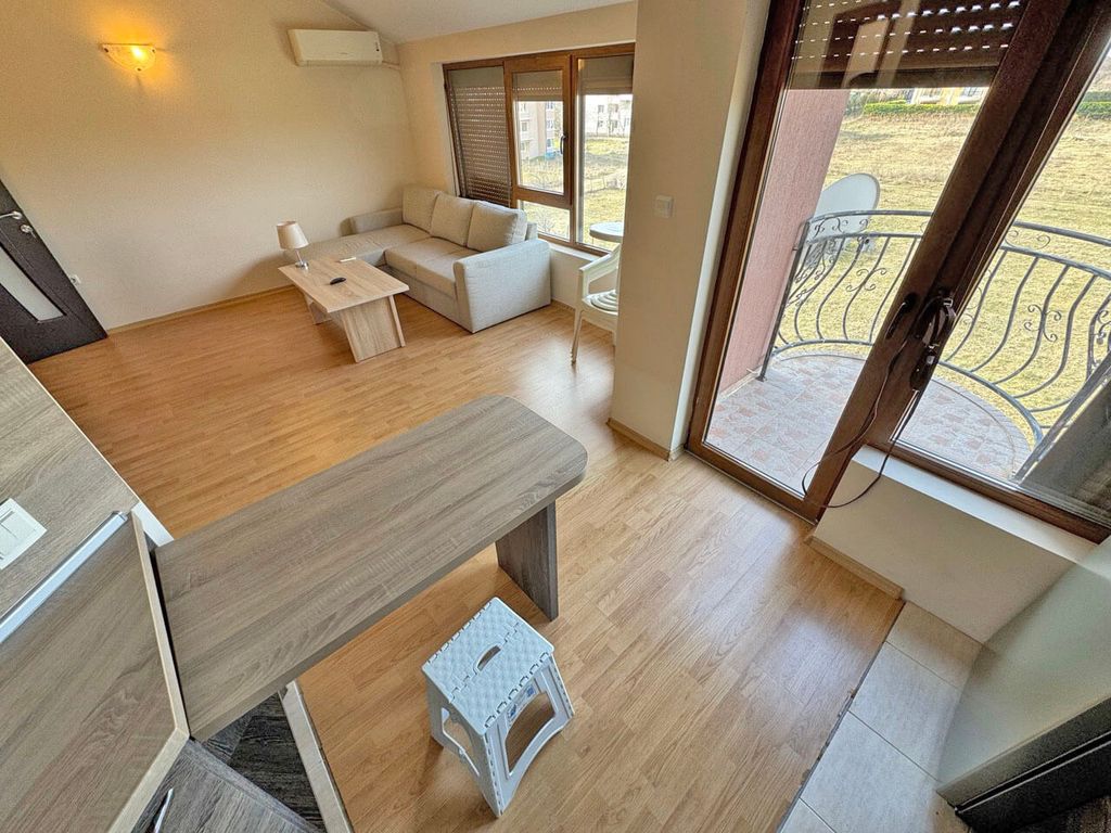 Property photo 3 of 14