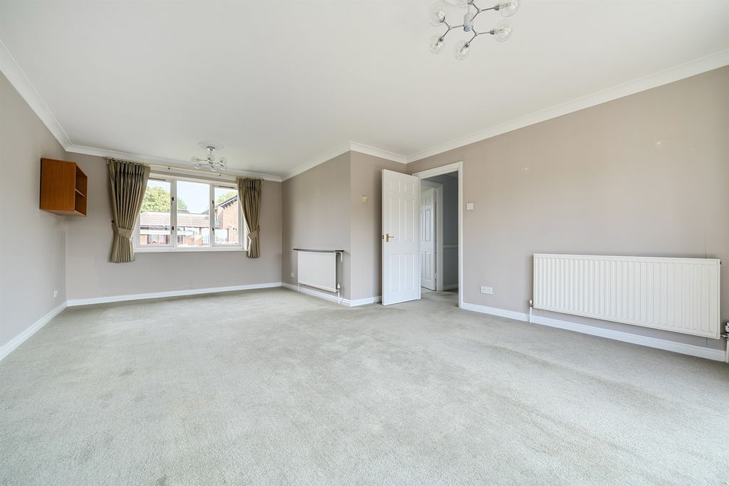 Property photo 3 of 12