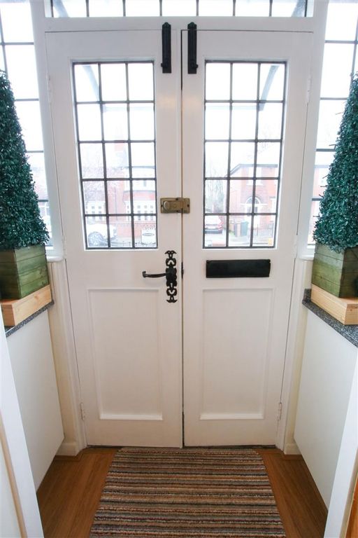 Property photo 3 of 30 Entrance Porch