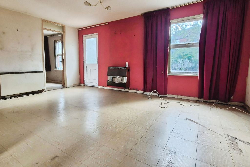 Property photo 3 of 16