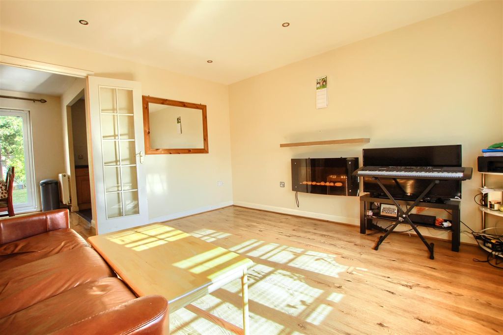 Property photo 2 of 8 Ls3.Jpg