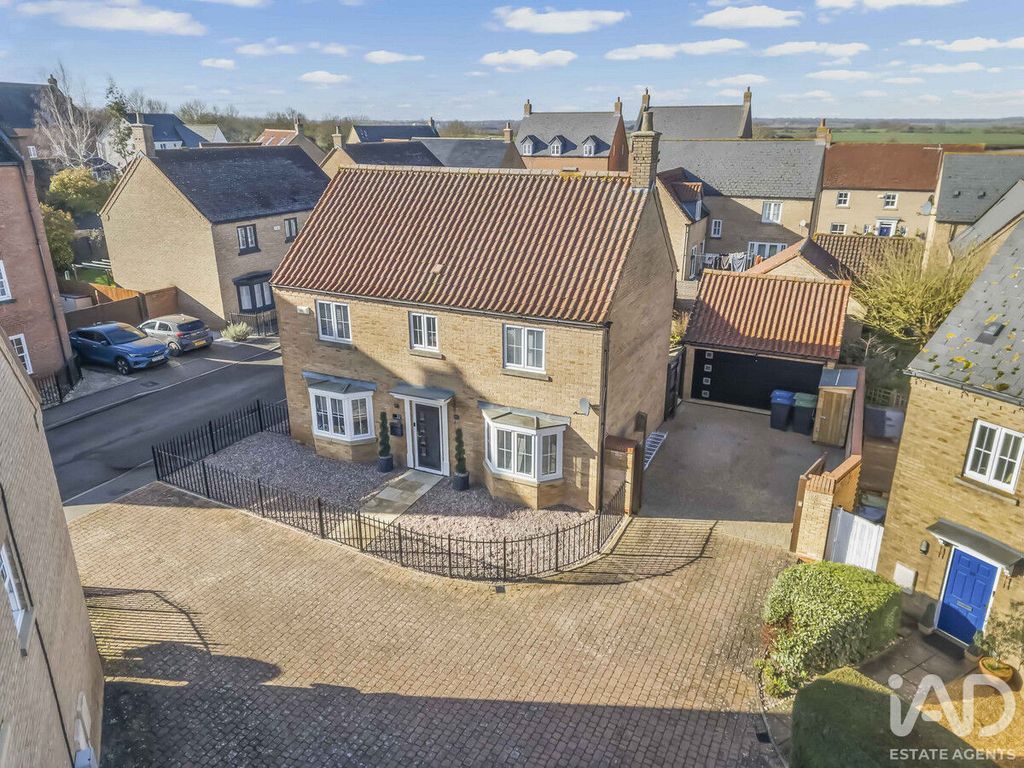 Property photo 1 of 37