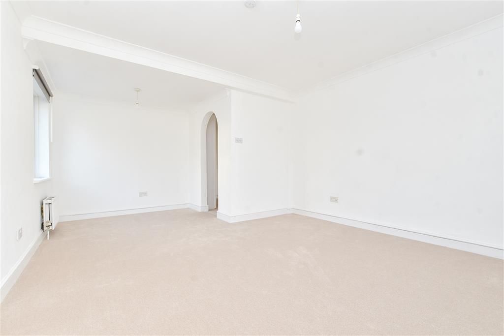 Property photo 1 of 13 Lounge