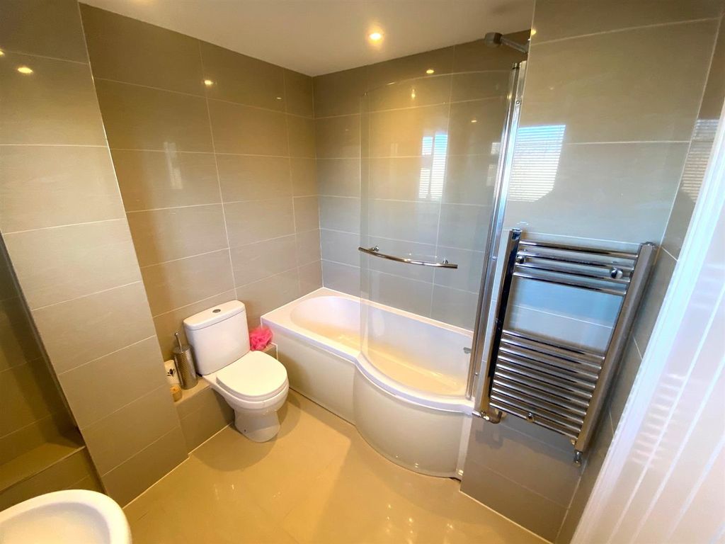 Property photo 3 of 10 Bathroom 1 New.Jpg