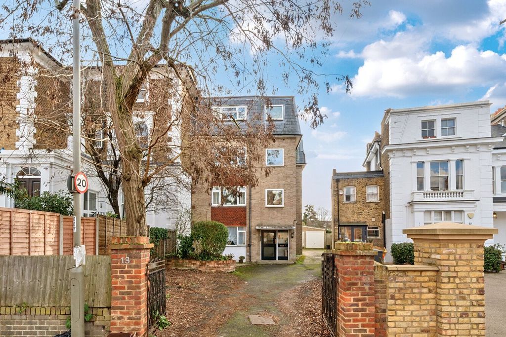 Property photo 2 of 9 Picture No. 11