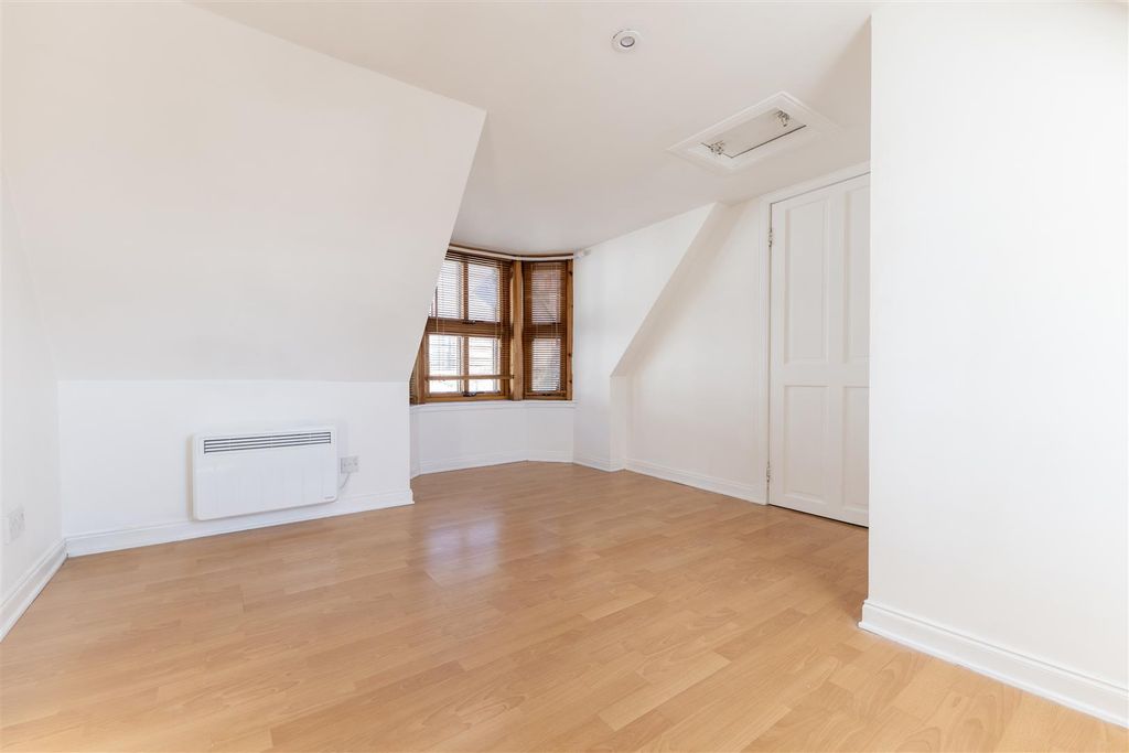 Property photo 3 of 17 High St Avoch 0010.Jpg