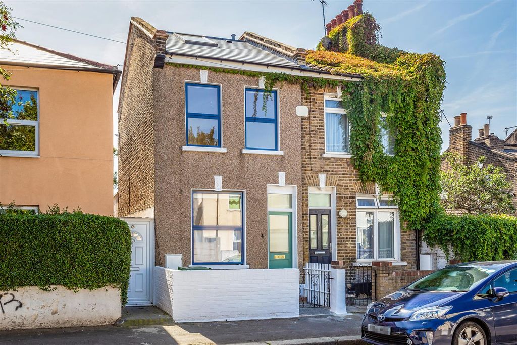 Property photo 1 of 17
