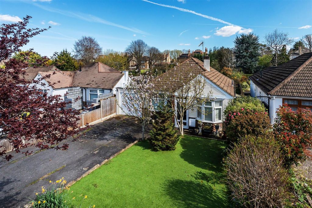 Property photo 1 of 29 41-Beresford-Road-22.Jpg