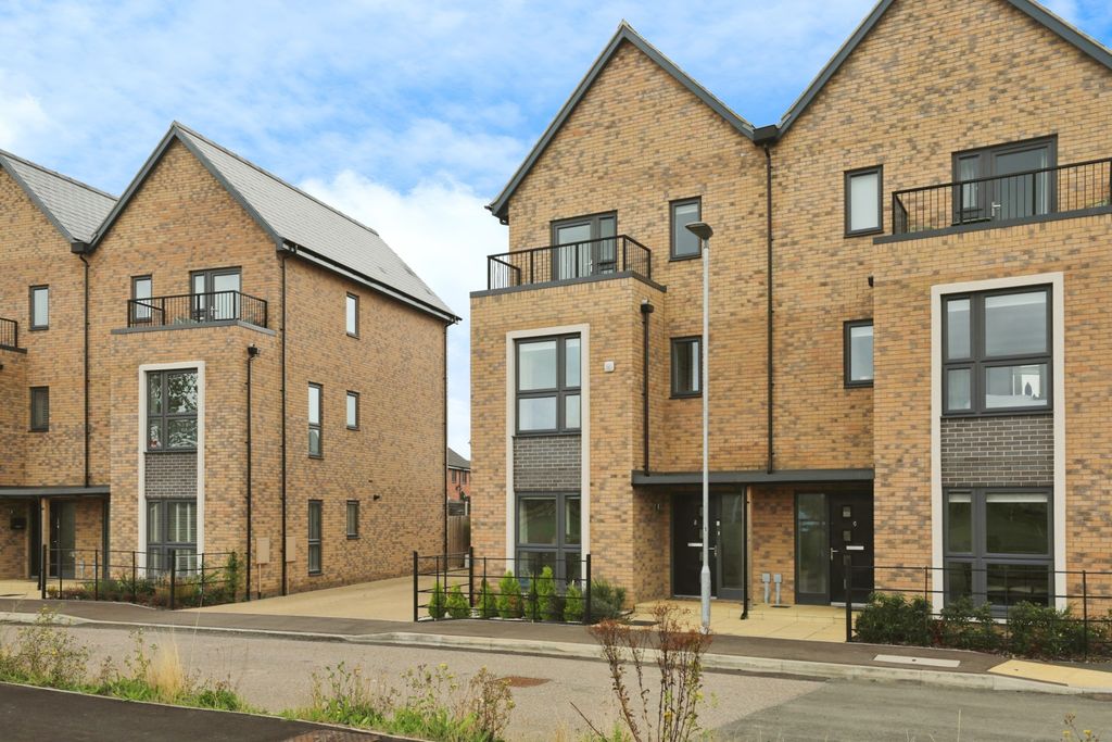 Property photo 1 of 11 View