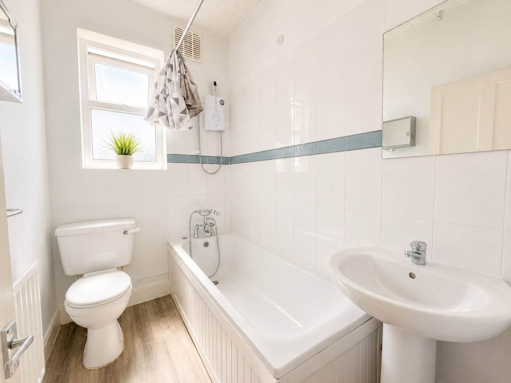 Additional image 8 of 3 bed flat for saleClifton Road, South Ward BS23