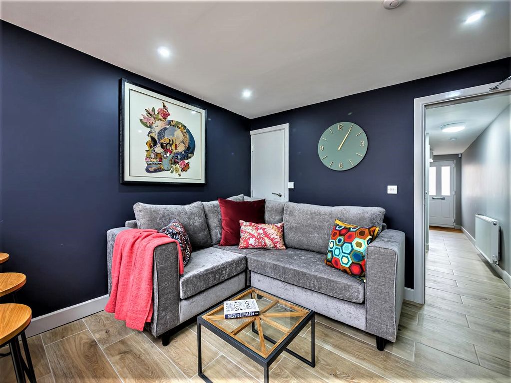 Property photo 3 of 19