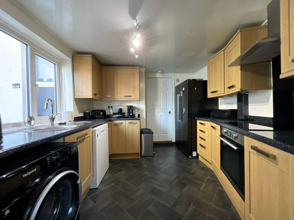 Property photo 3 of 15 4026787