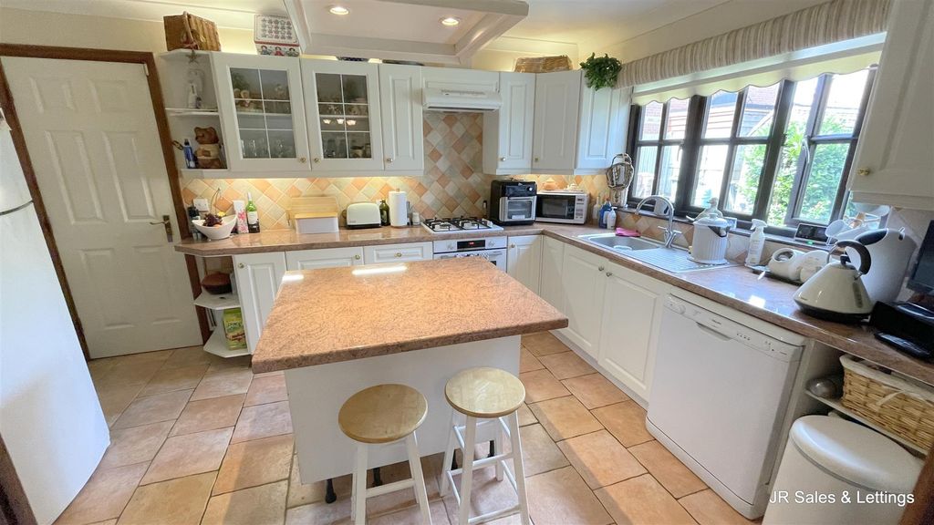 Property photo 3 of 17 Img_1304.Jpg