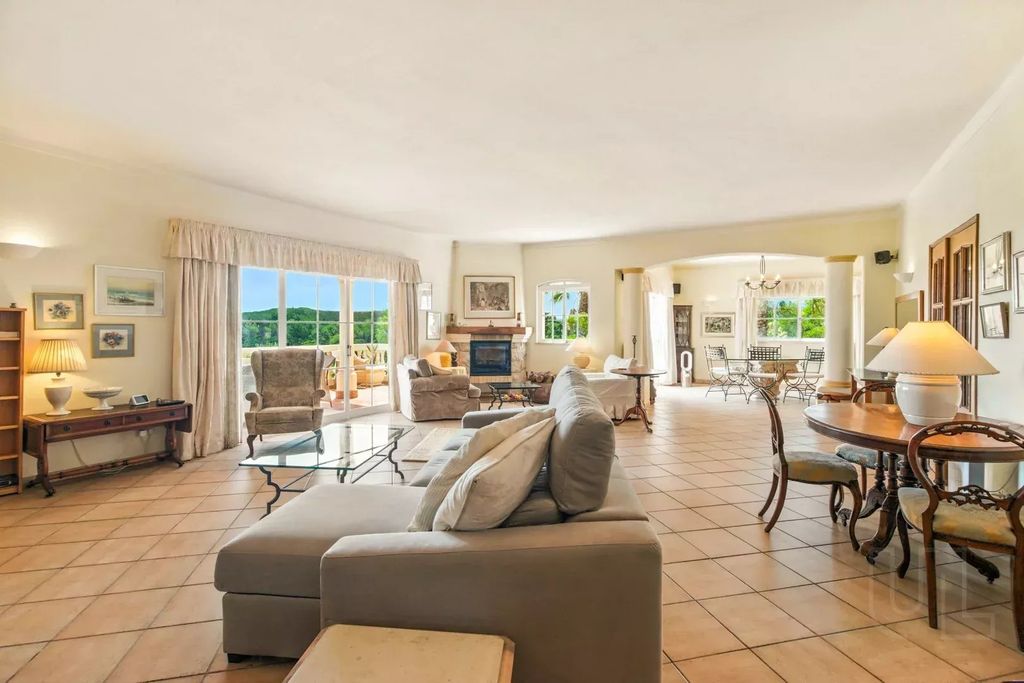 Property photo 3 of 19